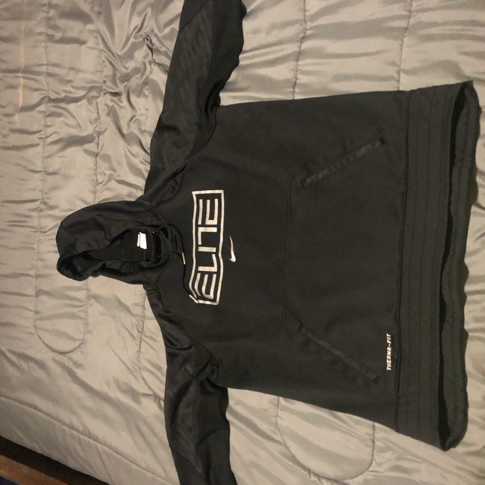 Nike therma-fit hoodie